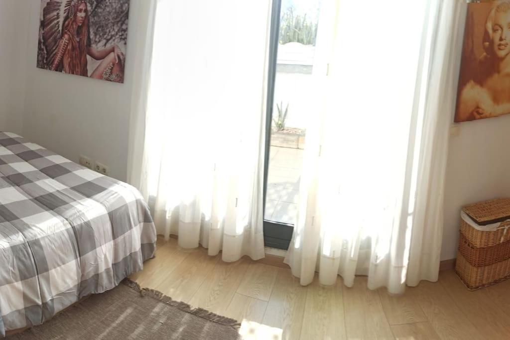 Atico En Paiporta Con 2 Grandes Terrazas Apartment Valencia Bagian luar foto