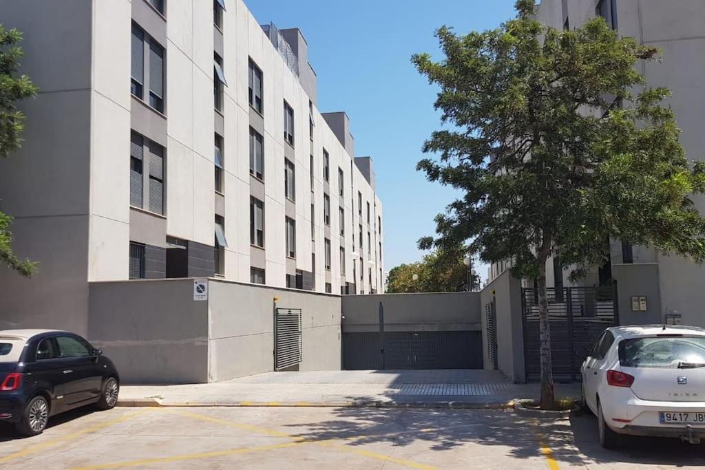 Atico En Paiporta Con 2 Grandes Terrazas Apartment Valencia Bagian luar foto
